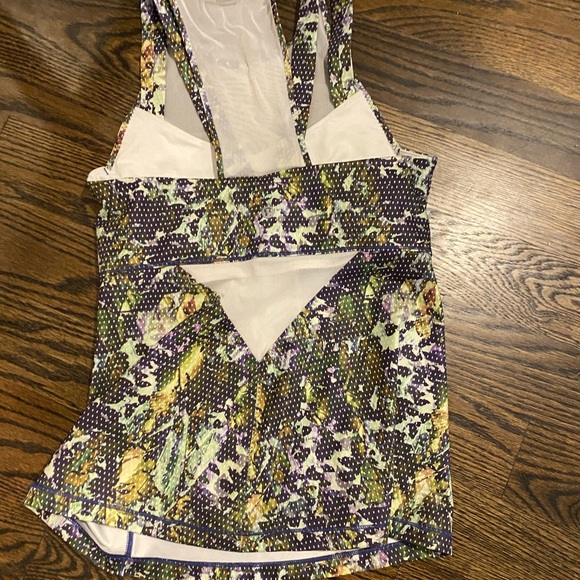 Lululemon mesh tank with built in bra! - Picture 6 of 7